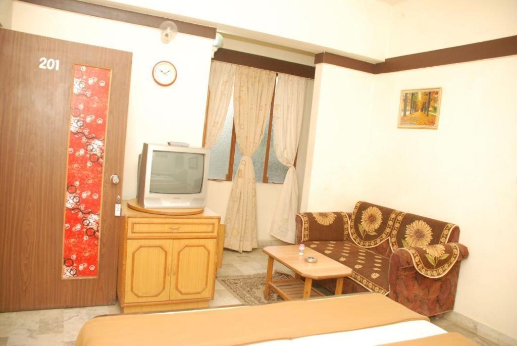 Royal Hotel Ahmedabad Habitación foto