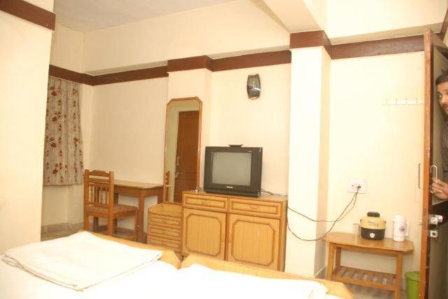 Royal Hotel Ahmedabad Exterior foto