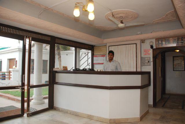 Royal Hotel Ahmedabad Exterior foto