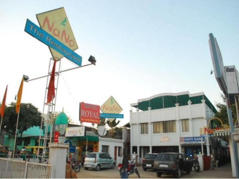 Royal Hotel Ahmedabad Exterior foto
