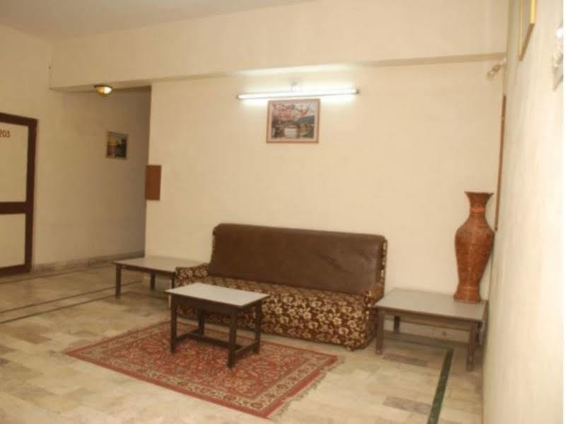 Royal Hotel Ahmedabad Exterior foto